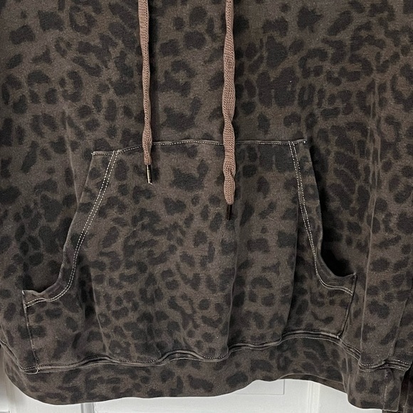 Anthropologie Sundry Leopard Print Cozy Hoodie Sweatshirt Size S Athleisure - Picture 6 of 15